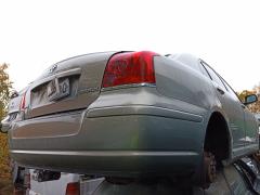 Toyota Avensis sedan -05
