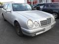 Kuva 1: Mercedes-Benz  E-SARJA (W210) E 240 (210.061) 1999 170hv 1999