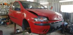 Fiat Punto 1,2 -03 3-ov punainen