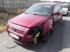 Toyota Avensis 1.8 sedan -03