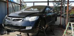 Honda Civic VIII -07 1.8 Sedan Musta