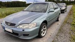 Honda Accord 1.8 HB -01