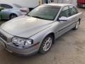 Kuva 1: Volvo S80 2.4 Automatic 4D -01 sedan 2001