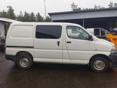 Toyota Hiace takaveto