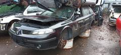 Renault Laguna musta
