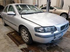 Volvo S60 2.4 sedan -01