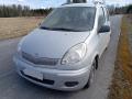 Kuva 1: Toyota Yaris Verso 1.3 -03 2003