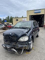 Mercedes-Benz 5D ML270 KOMBI CDI AUTOMATIC-5-163113-4X4/282 / -00vm