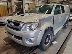 Toyota Hilux 4-OVINEN 3.0 AUTOMAATTI