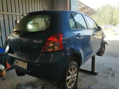 Toyota Yaris 1,3 -06 sininen 5-ov HB