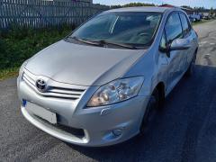 Toyota Auris 1.6 -10