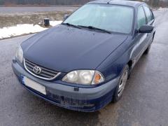 Toyota Avensis 1.8 VVT-i sedan -01