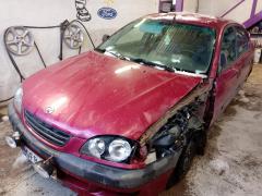 Toyota Avensis 1.8 sedan -98