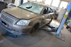 Toyota Avensis 1.8i aut. farm.