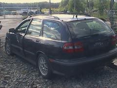 Volvo V40-98