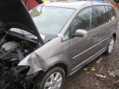 Volkswagen Touran 2.0 TDI HIGHLINE 7 PAIKKAINEN