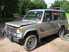 Mitsubishi Pajero pitkä 2,5 TD -88