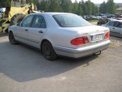 Mercedes-Benz E 200 3.0TD sedan