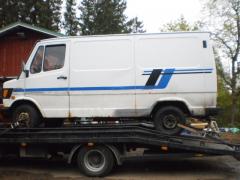 Mercedes-Benz 208