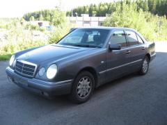 Mercedes-Benz E220D -97 sedan