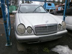 Mercedes-Benz E220D -96 sedan