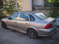 Kuva 1: Opel Vectra B 2,0 16v sedan -99 1999