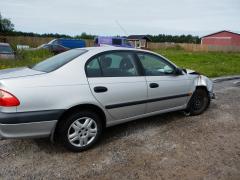 Toyota Avensis 1,6 Vvt-i -02