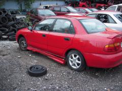 Mitsubishi Carisma 1,6 16v 4-ov sedan-97