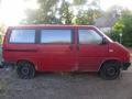 Kuva 2: Volkswagen Caravelle 2,4D 4x4 Syncro lyhyt- 93 1993