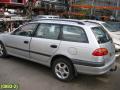 Kuva 2: Toyota avensis 98-02 2001