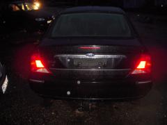 Ford Focus 1,6 4-ov sedan-00 ghia