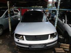 Volkswagen Passat 1,6 sedan -98