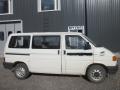 Kuva 2: Volkswagen Caravelle 2,4D lyhyt -95 1995