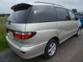 Kuva 2: Toyota Previa 2.4 -00 2000