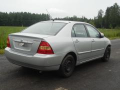 Toyota Corolla 1.4 VVti sedan -03