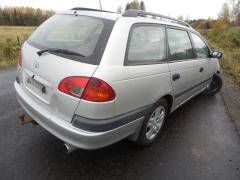 Toyota Avensis 2.0 TD Farm. -00