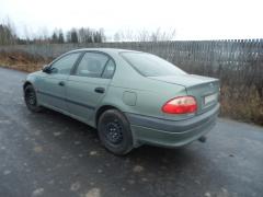 Toyota Avensis 1.8 VVti sedan -02