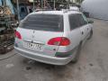 Kuva 2: Toyota Avensis 2,0TD farmari -00  2000