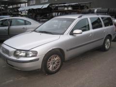 Volvo V70 2.4 farkku manuaali