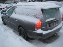 Volvo V70 D5 farkku manuaali