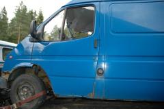 Ford Transit 2,5 TD pitkä puolikorkea