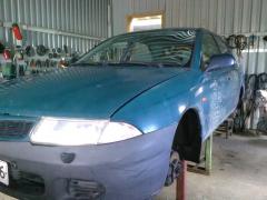 Mitsubishi Carisma 1,6 -97 vihreä sedan