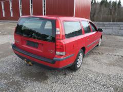 Volvo V70 II 2.4i
