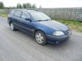 Kuva 2: Toyota Avensis 2.0 D4D Farm. -02 2002