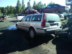 Volvo V70 2.4
