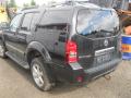 Kuva 2: Nissan Pathfinder 2011