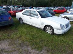 Mercedes-Benz 220