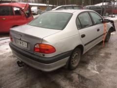 Toyota Avensis 1.6 Terra 4d -00 sedan