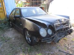 Mercedes-Benz E 300DT sedan -98