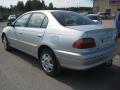 Kuva 2: Toyota Avensis 1.8 VVti sed. -02 2002